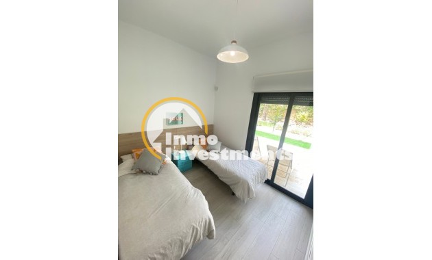 Resale - Apartment - Orihuela Costa - Villamartín