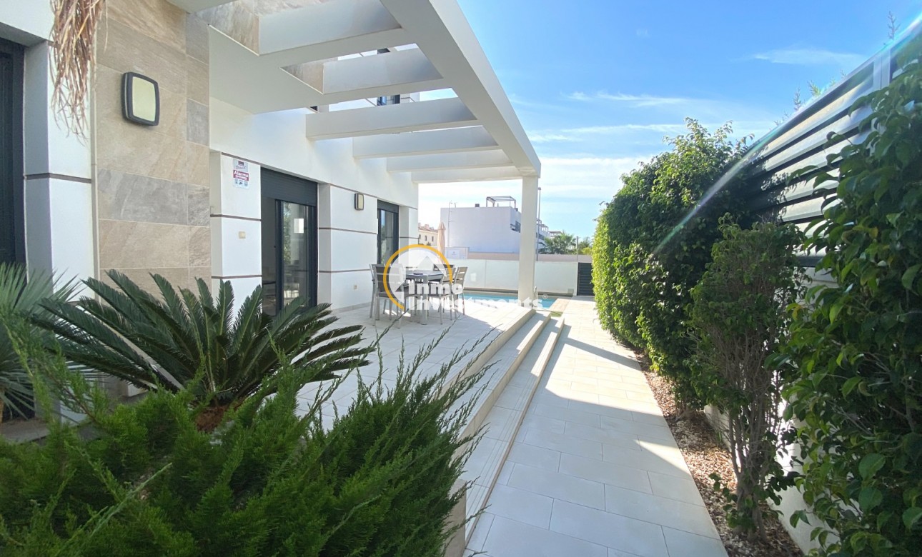 Bestaande bouw - Villa - Ciudad Quesada - Doña Pepa