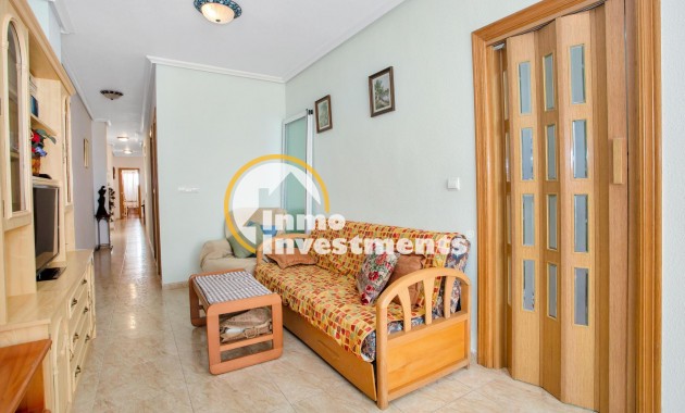 Resale - Apartment - Torrevieja - Centro