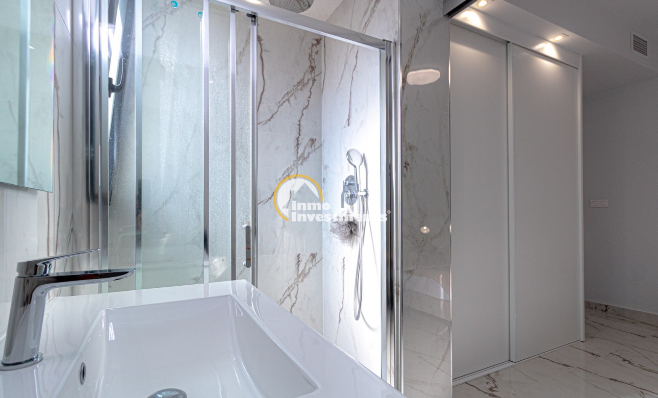 Resale - Apartment - Los Altos