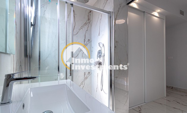 Resale - Apartment - Los Altos