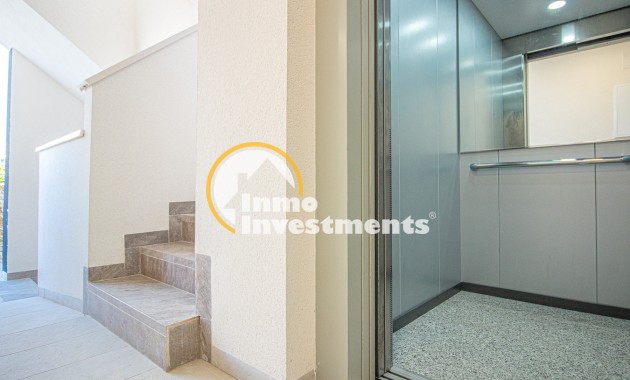 Resale - Apartment - Los Altos