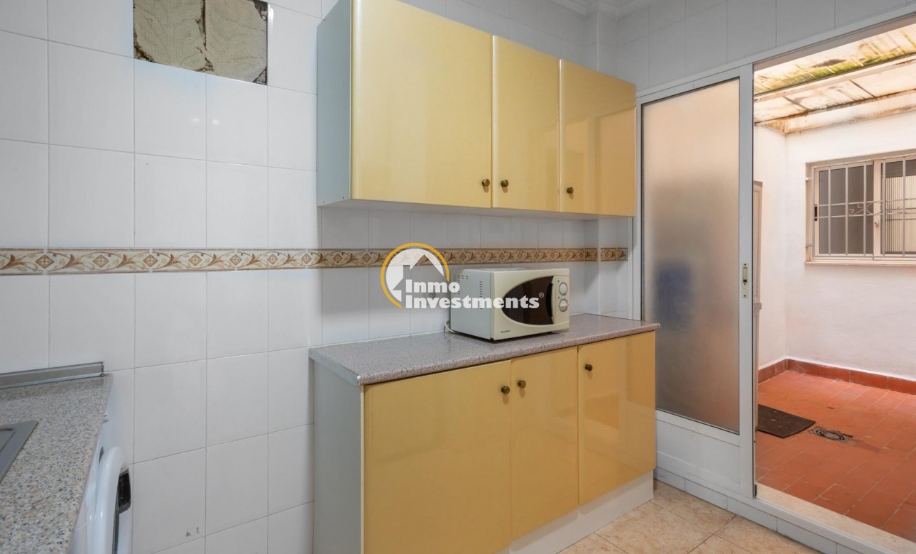 Resale - Apartment - Torrevieja - Centro