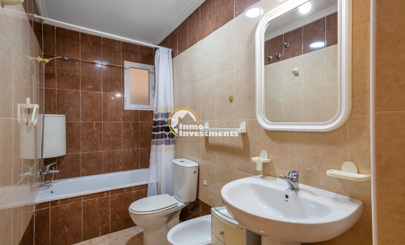 Resale - Apartment - Torrevieja - Centro