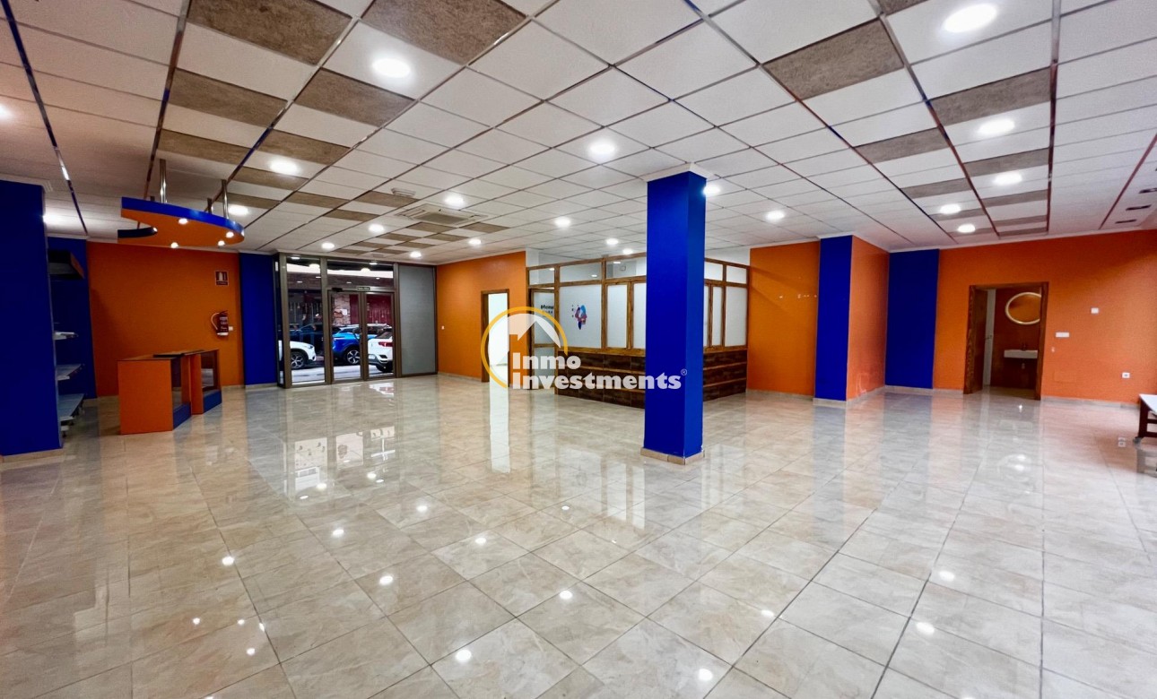 Reventa - Local comercial - Beniel