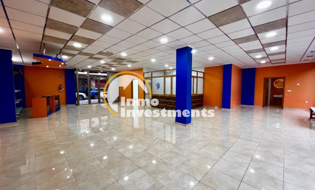 Reventa - Local comercial - Beniel