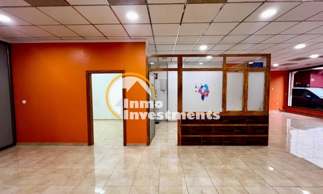 Reventa - Local comercial - Beniel