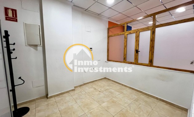 Reventa - Local comercial - Beniel