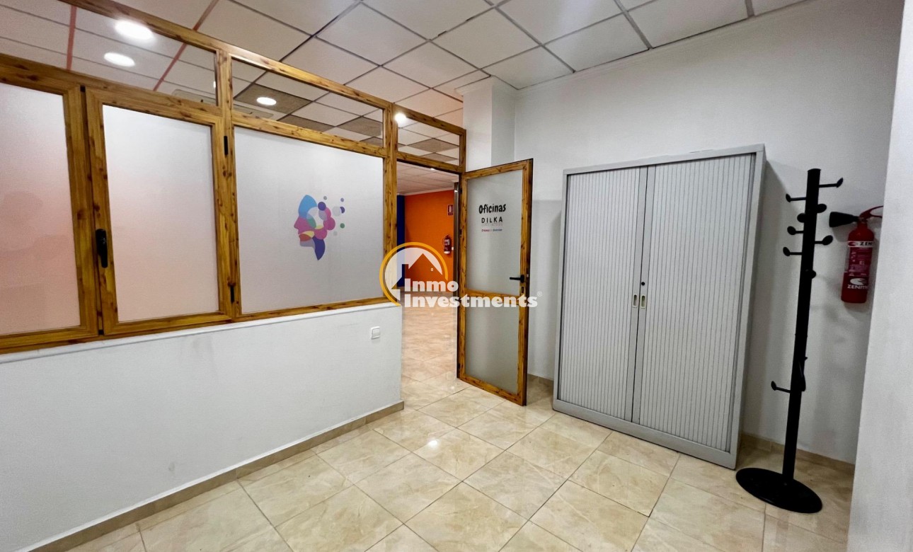 Reventa - Local comercial - Beniel