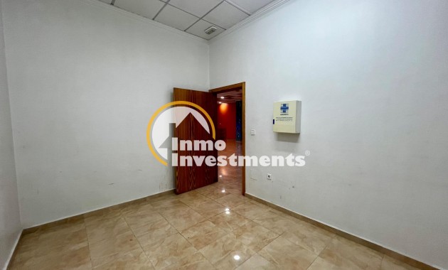 Reventa - Local comercial - Beniel