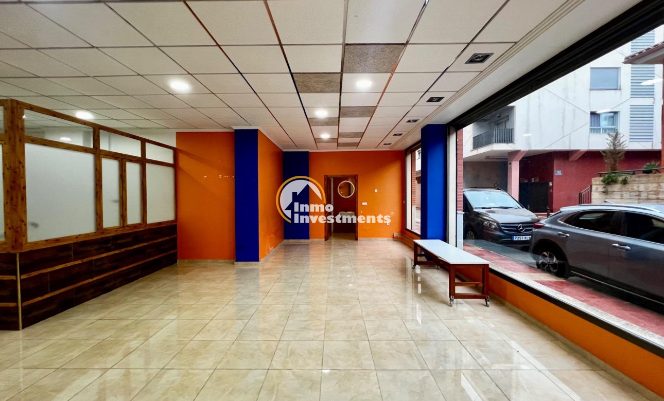 Reventa - Local comercial - Beniel