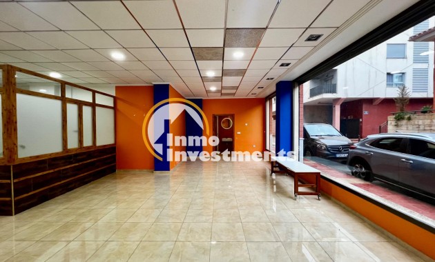 Reventa - Local comercial - Beniel