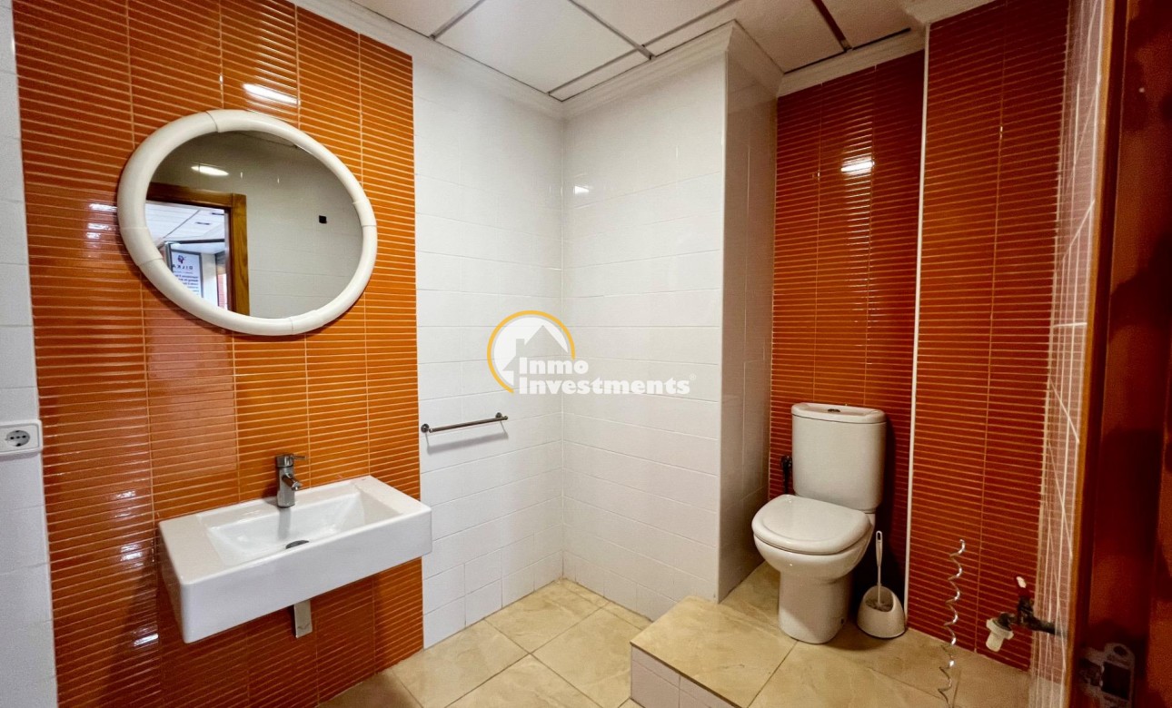 Reventa - Local comercial - Beniel