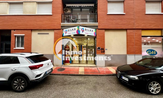 Reventa - Local comercial - Beniel