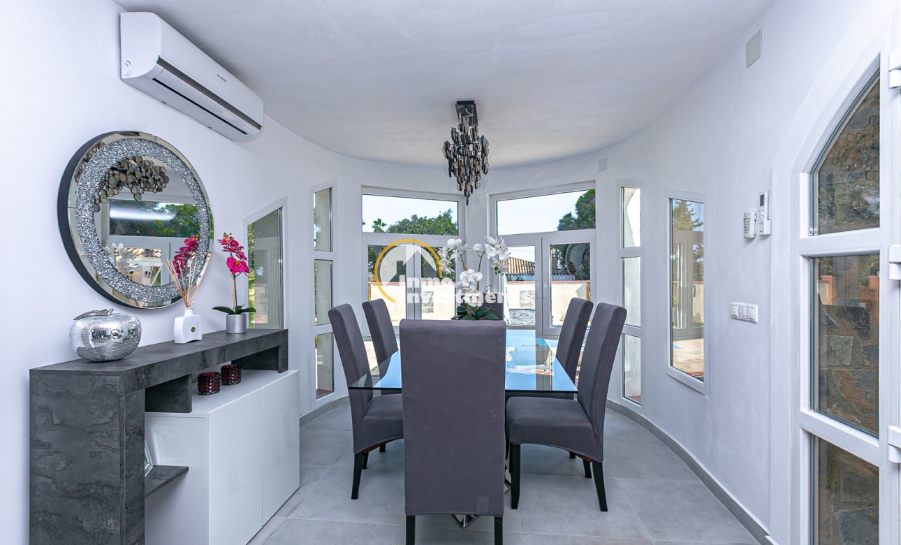 Resale - Villa - Campoamor - Lomas de Don Juan