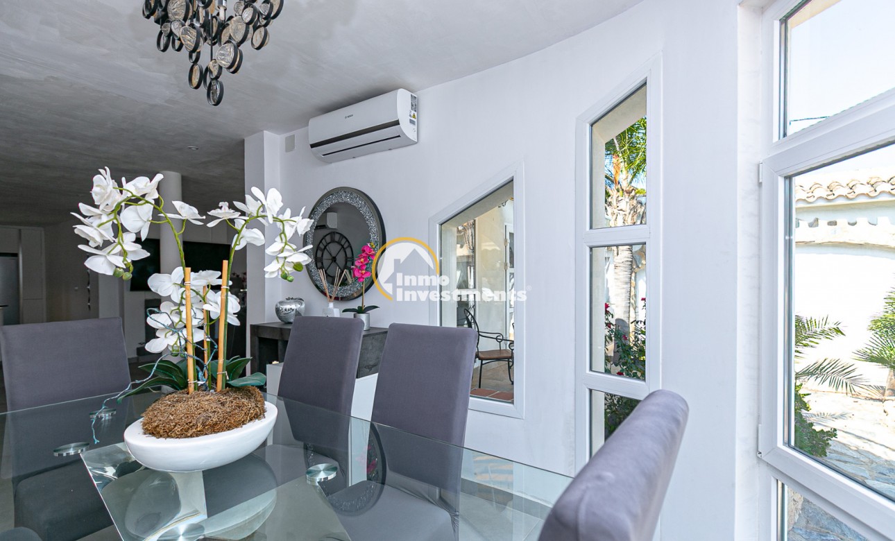 Resale - Villa - Campoamor - Lomas de Don Juan