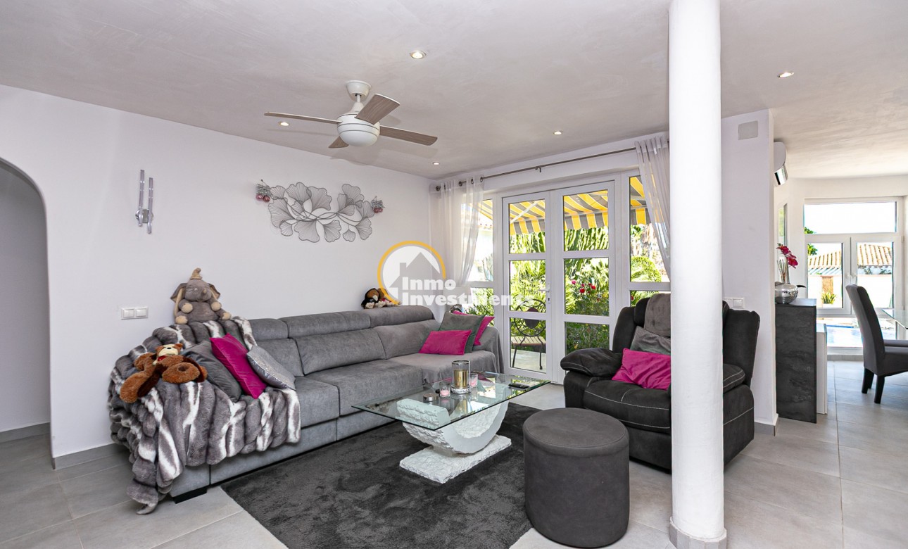 Resale - Villa - Campoamor - Lomas de Don Juan