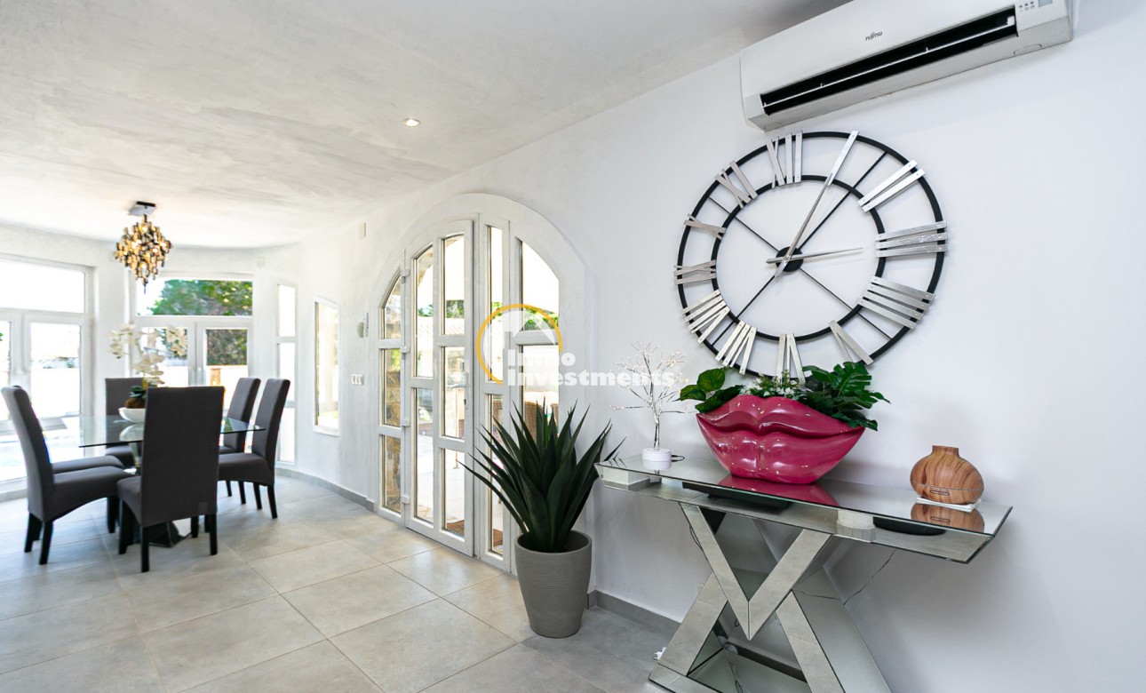 Resale - Villa - Campoamor - Lomas de Don Juan