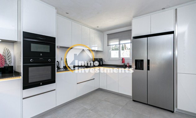 Resale - Villa - Campoamor - Lomas de Don Juan