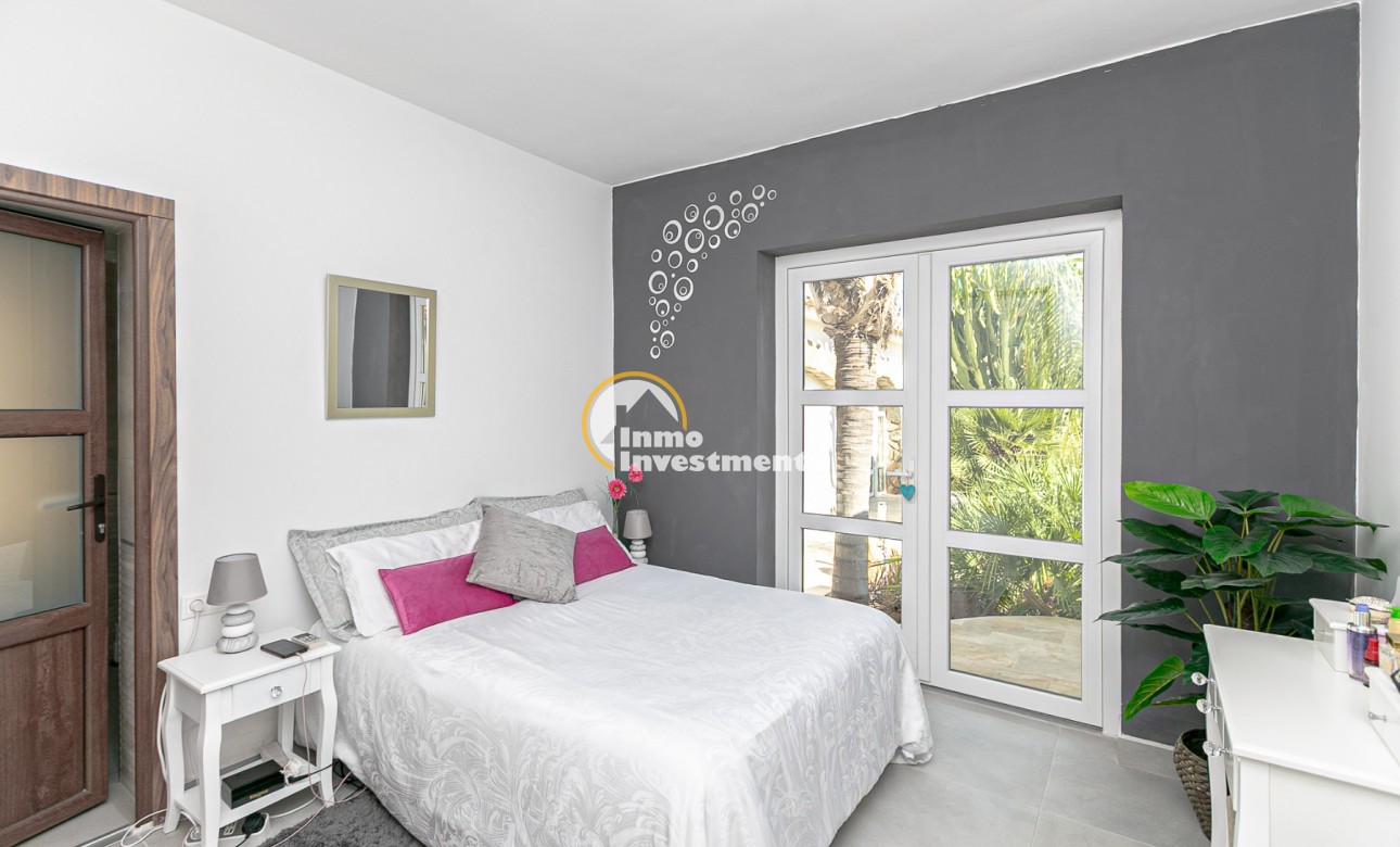 Resale - Villa - Campoamor - Lomas de Don Juan