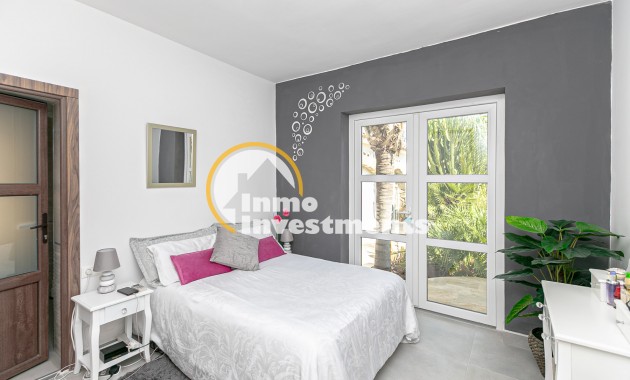 Resale - Villa - Campoamor - Lomas de Don Juan