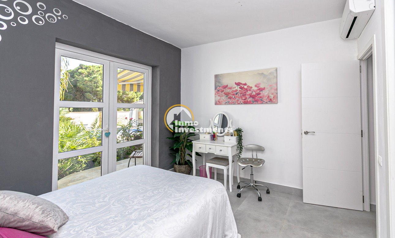 Resale - Villa - Campoamor - Lomas de Don Juan