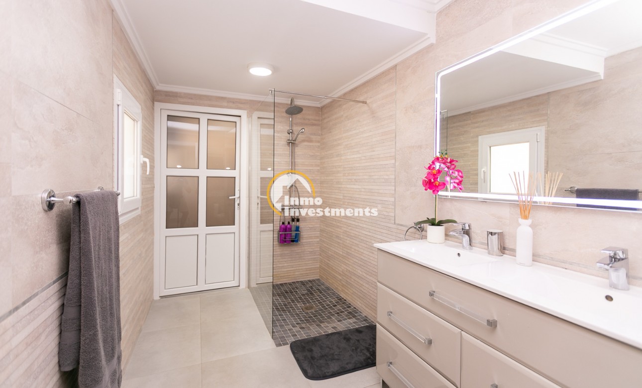 Resale - Villa - Campoamor - Lomas de Don Juan