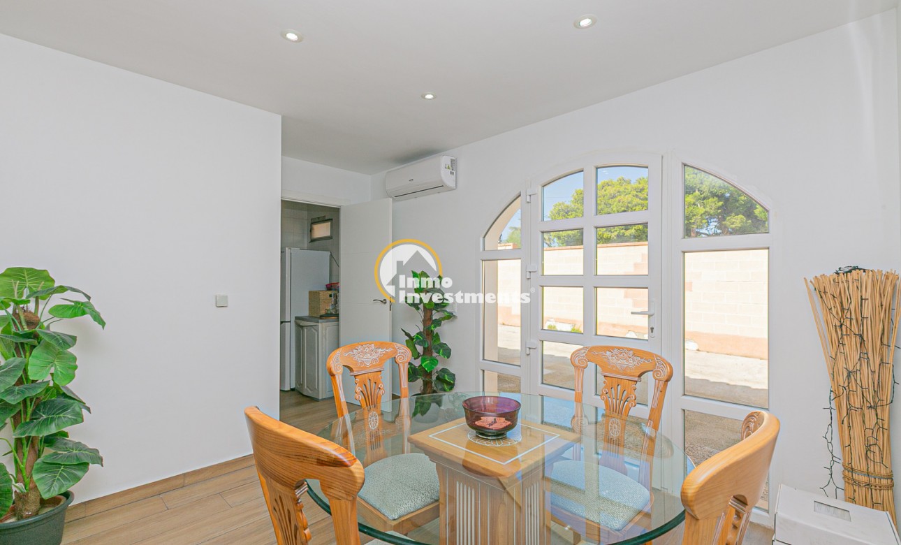 Resale - Villa - Campoamor - Lomas de Don Juan