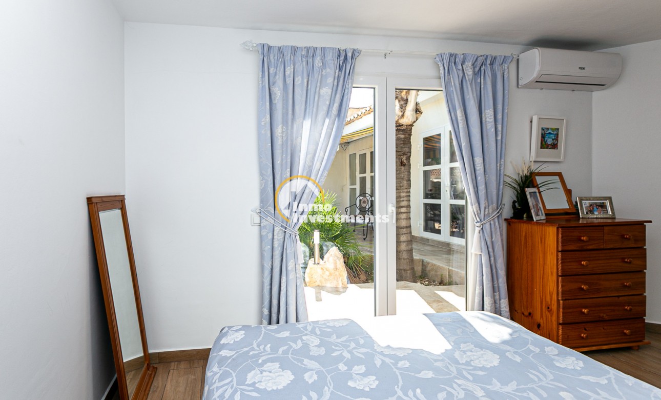 Resale - Villa - Campoamor - Lomas de Don Juan