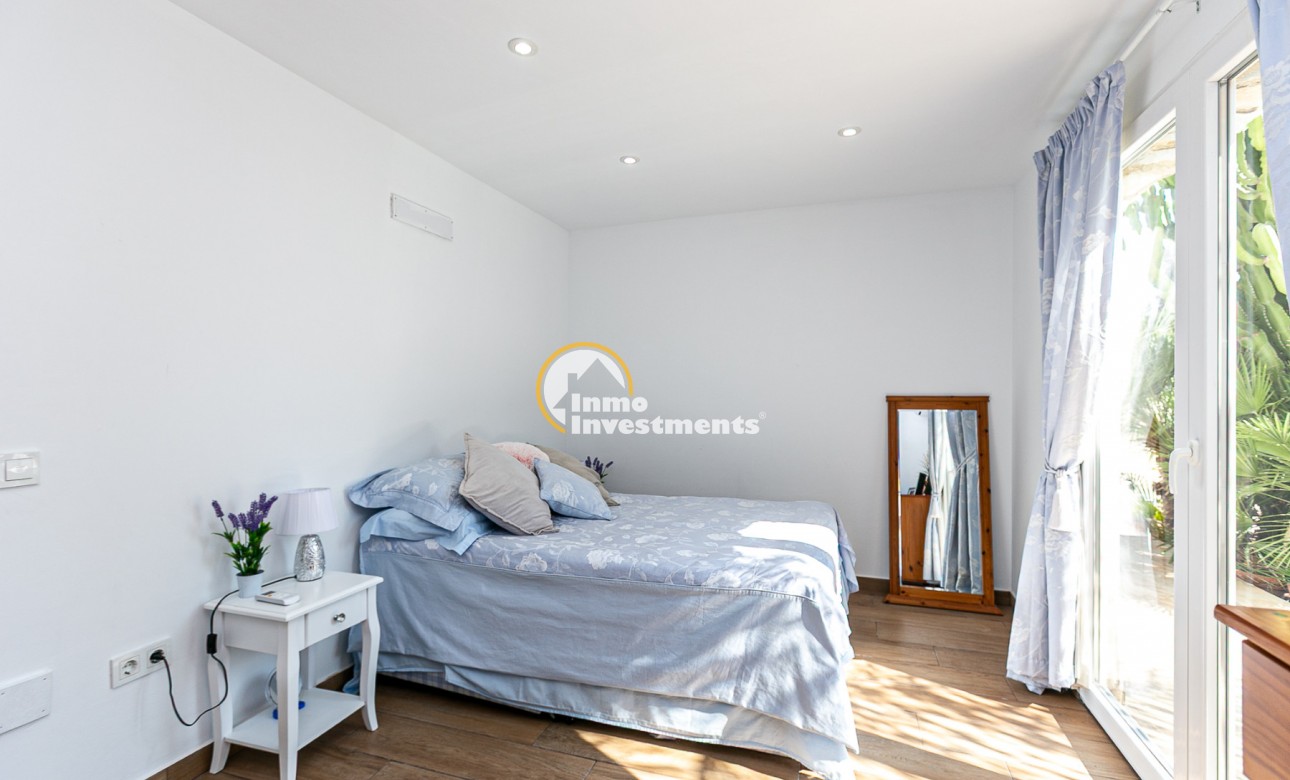 Resale - Villa - Campoamor - Lomas de Don Juan