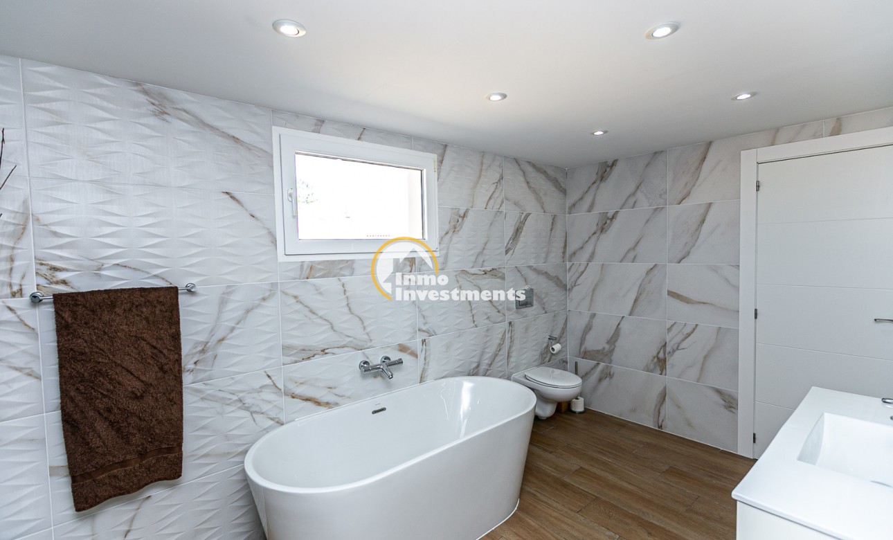 Resale - Villa - Campoamor - Lomas de Don Juan