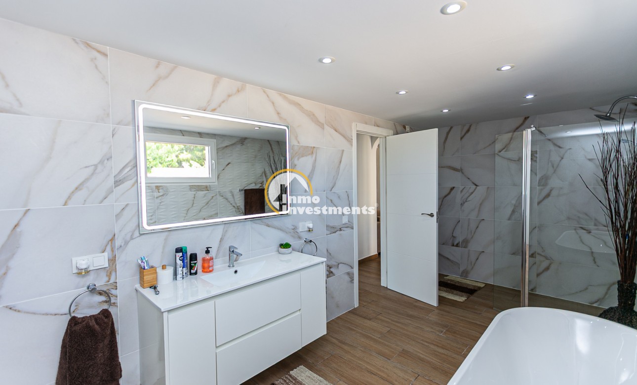 Resale - Villa - Campoamor - Lomas de Don Juan