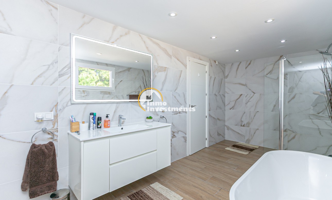 Resale - Villa - Campoamor - Lomas de Don Juan