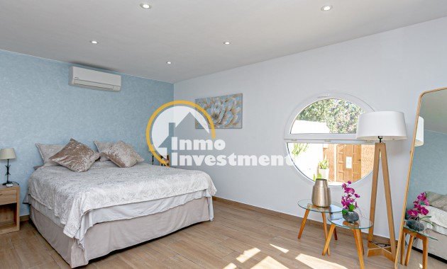 Resale - Villa - Campoamor - Lomas de Don Juan