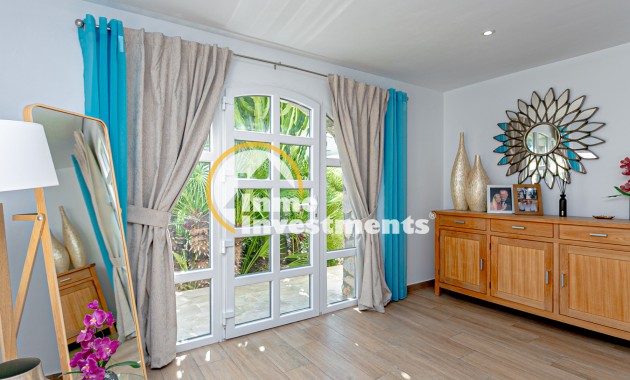 Resale - Villa - Campoamor - Lomas de Don Juan