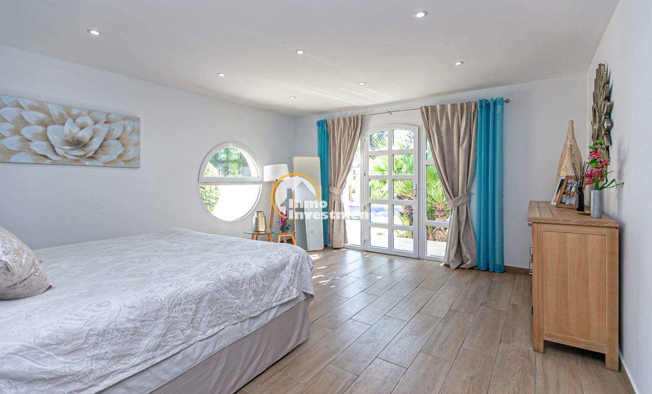 Resale - Villa - Campoamor - Lomas de Don Juan