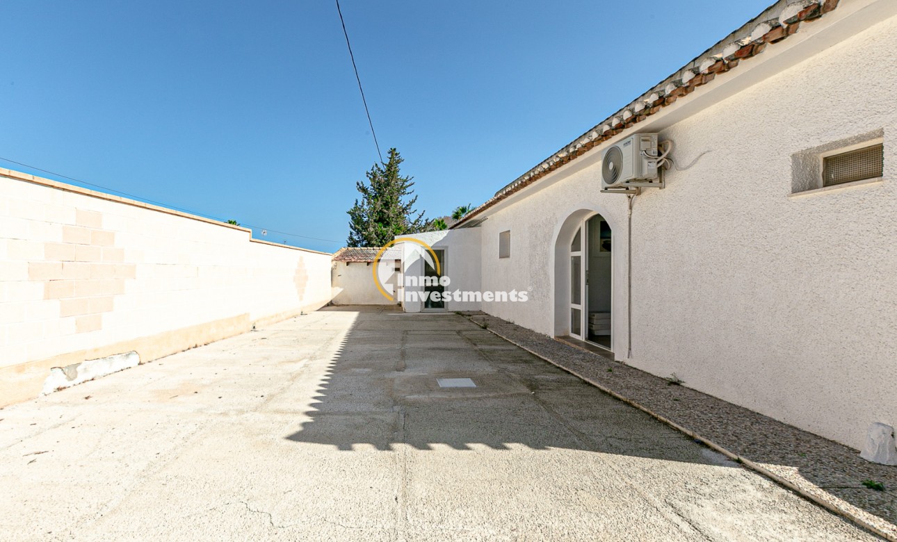 Resale - Villa - Campoamor - Lomas de Don Juan