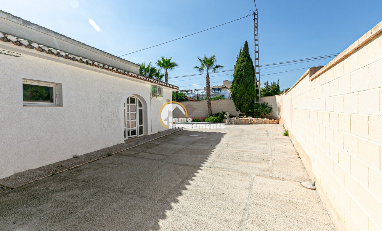 Resale - Villa - Campoamor - Lomas de Don Juan