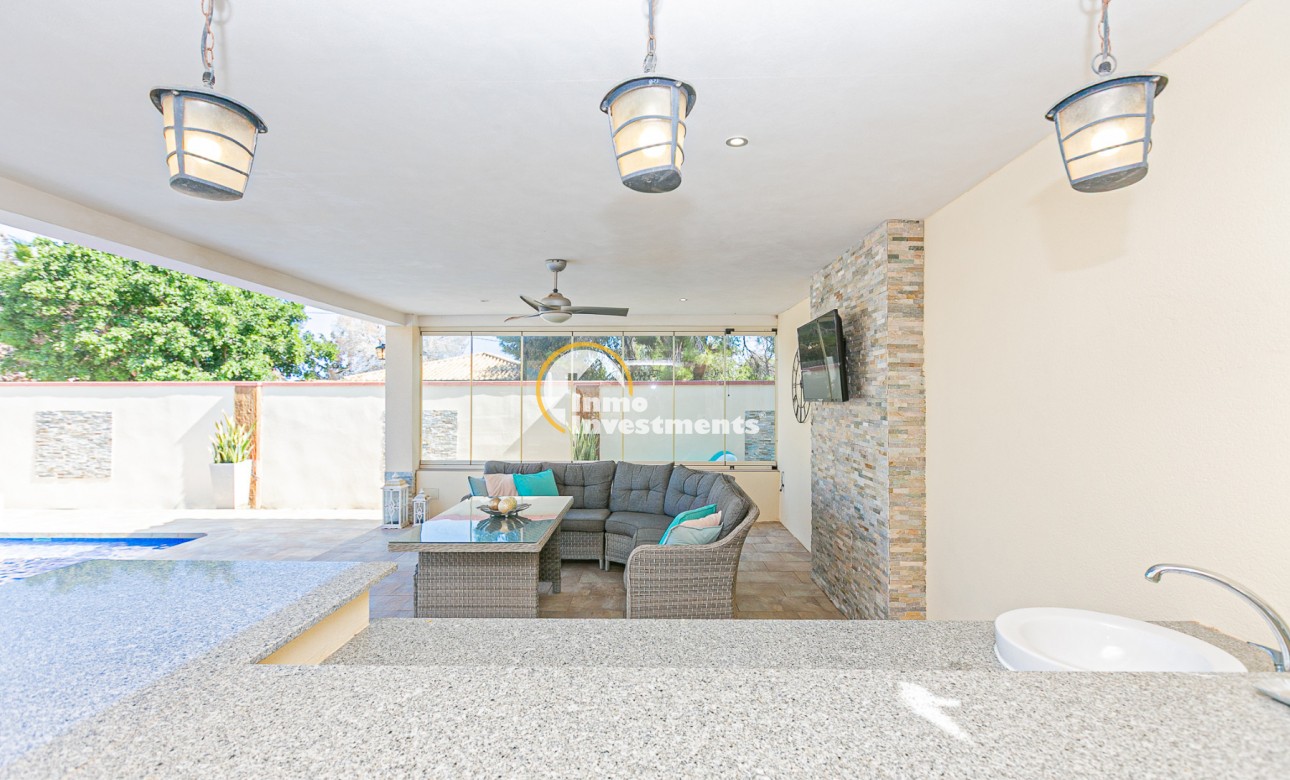 Resale - Villa - Campoamor - Lomas de Don Juan