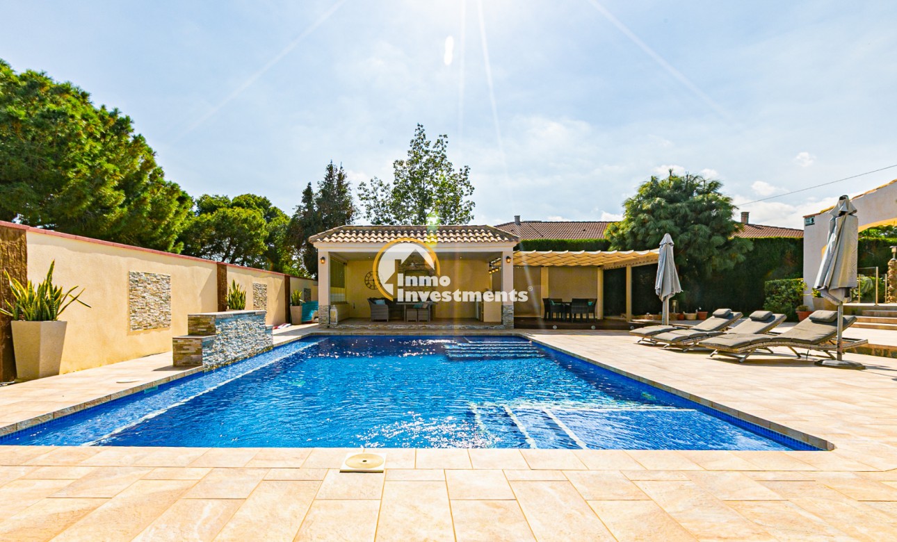 Resale - Villa - Campoamor - Lomas de Don Juan