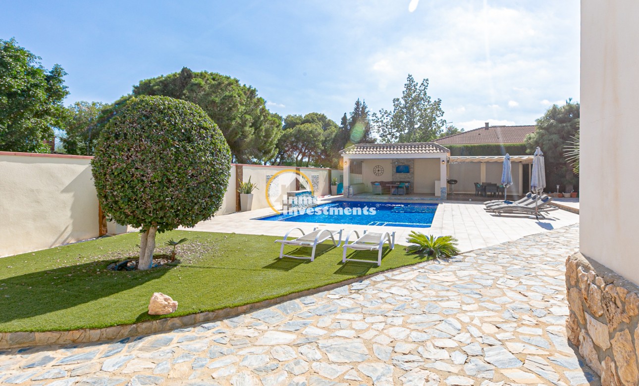 Resale - Villa - Campoamor - Lomas de Don Juan