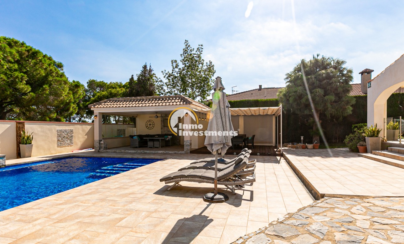 Resale - Villa - Campoamor - Lomas de Don Juan