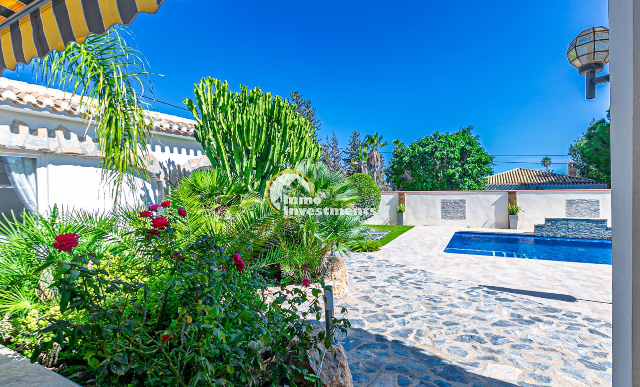 Resale - Villa - Campoamor - Lomas de Don Juan