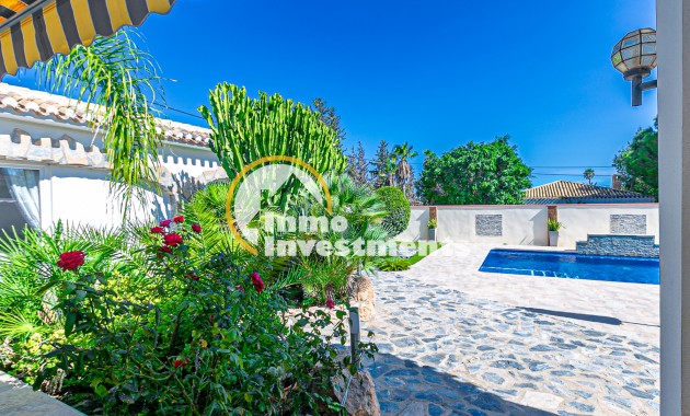 Resale - Villa - Campoamor - Lomas de Don Juan