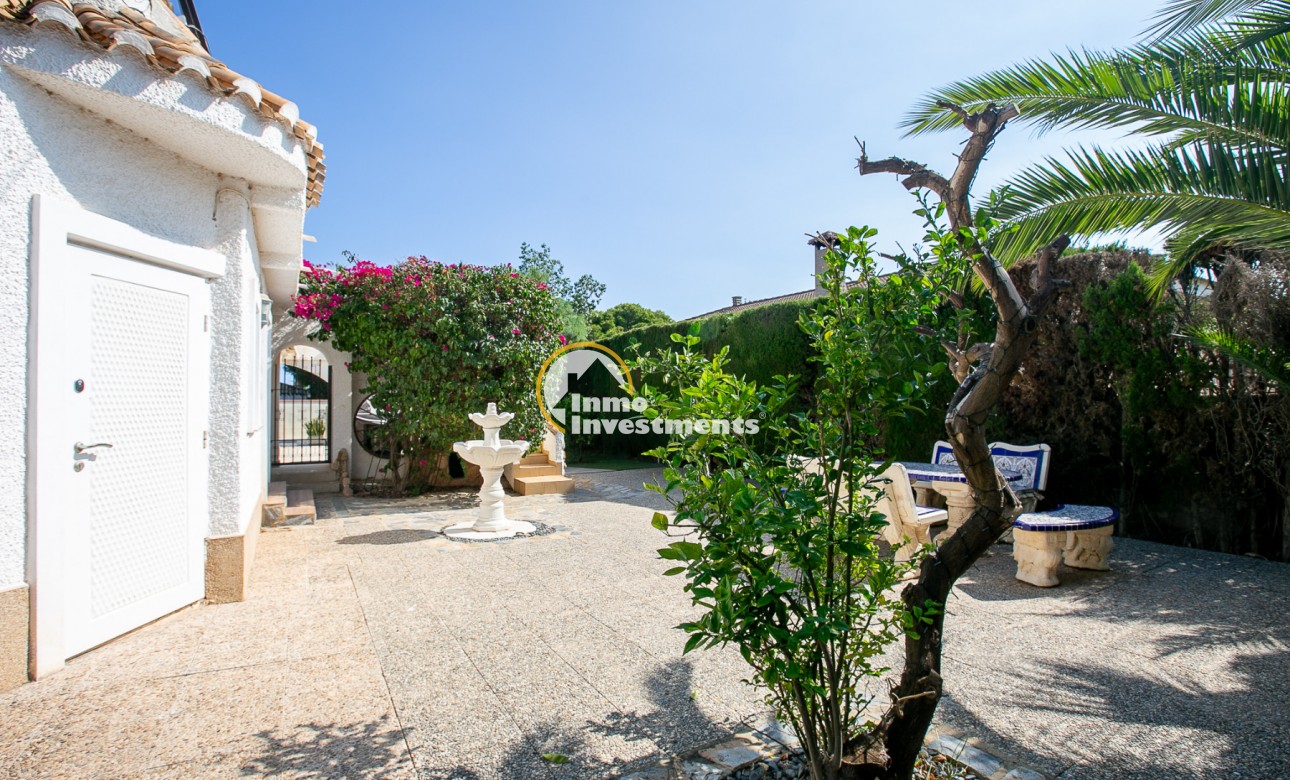 Resale - Villa - Campoamor - Lomas de Don Juan