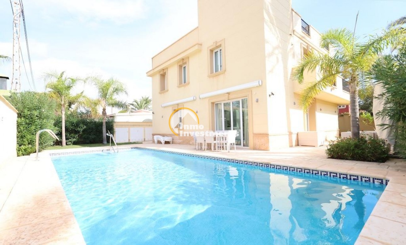 Bestaande bouw - Villa - Cabo Roig