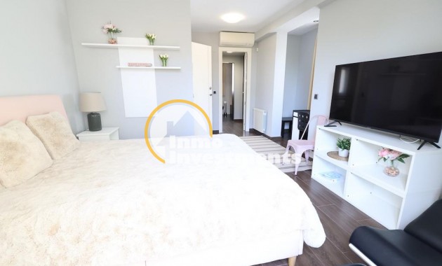 Bestaande bouw - Villa - Cabo Roig