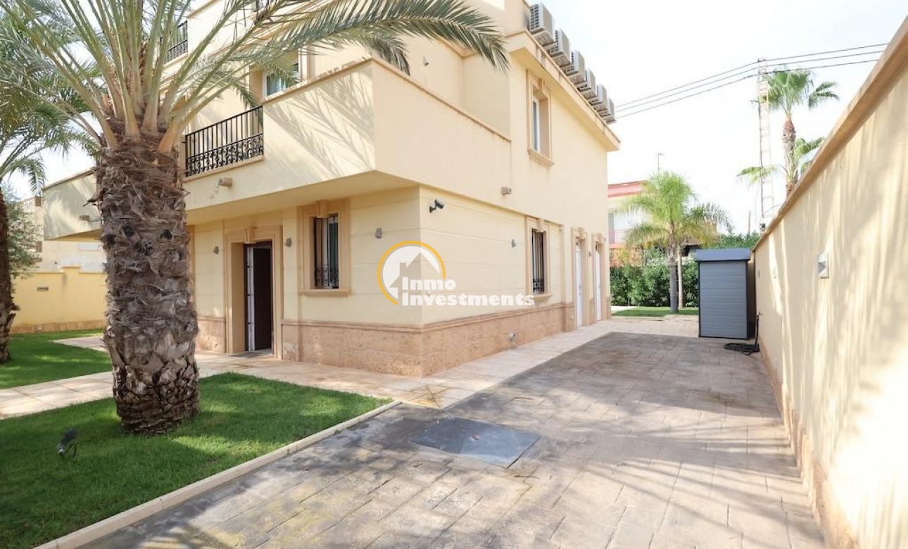 Bestaande bouw - Villa - Cabo Roig