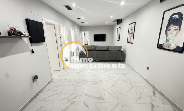 Resale - Villa - Villamartin - Pau 26