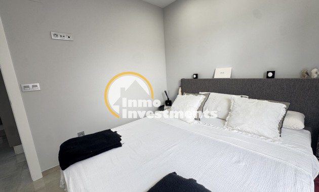 Resale - Villa - Villamartin - Pau 26